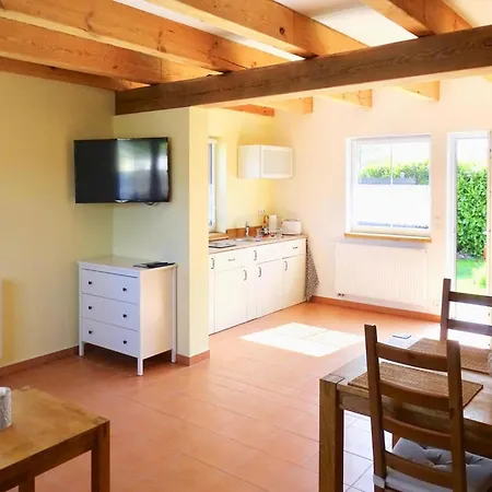 Neuendorfkrug, Luetow, Cleaning Included Apartment